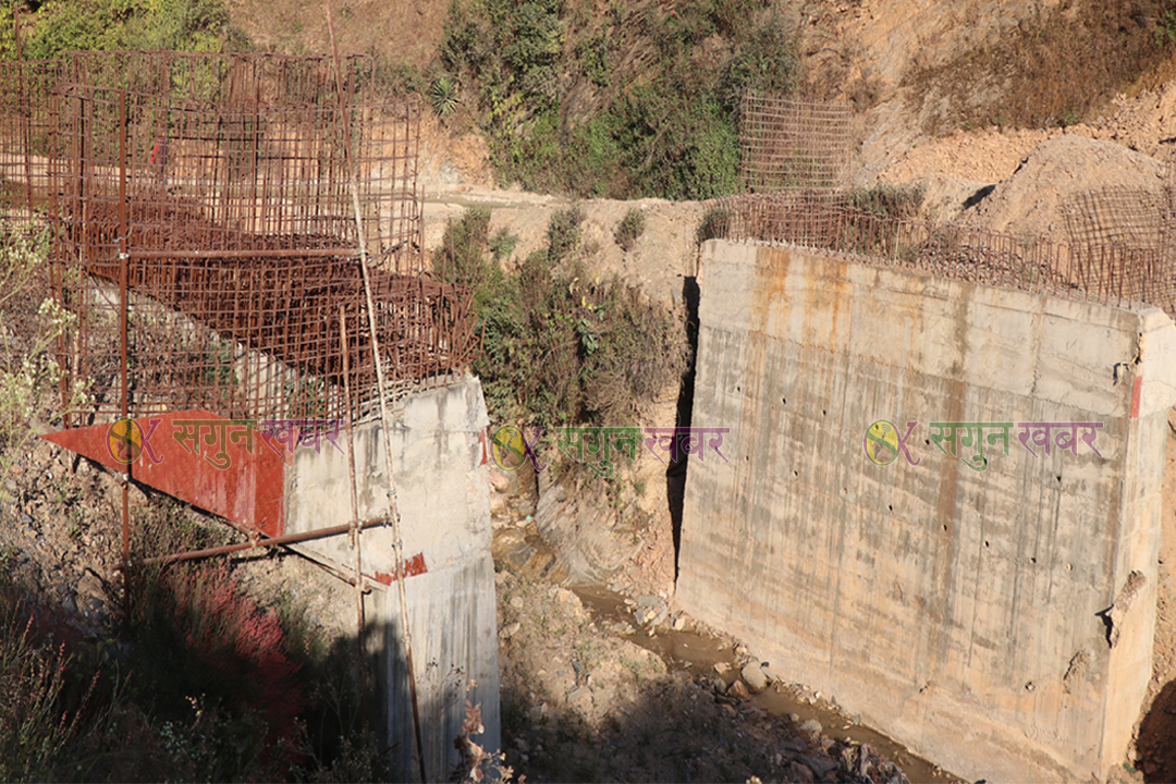 बैतडीको गोइडाखोलामा ६ वर्ष सम्म बनेन् पुल